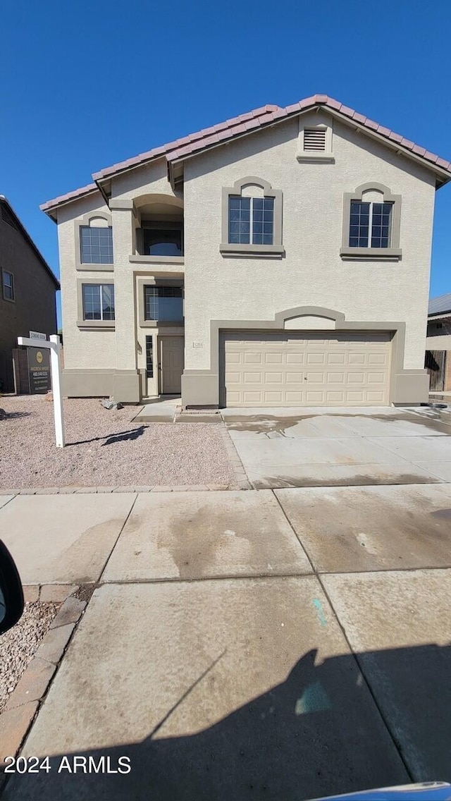 view of front facade featuring a garage