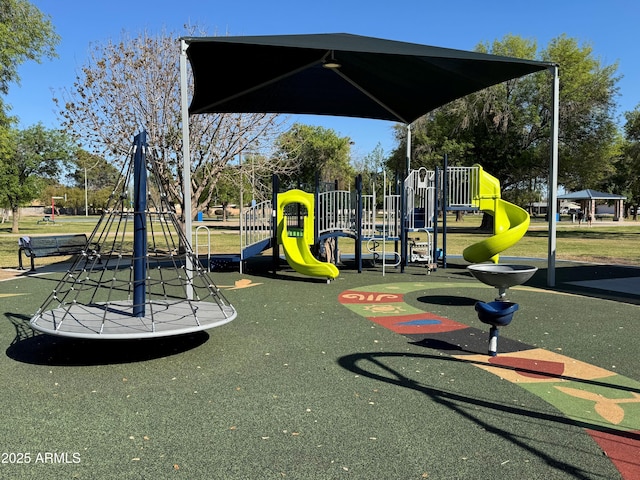 1712 E Manhatton Dr, Tempe, AZ 85282 - view of communal playground