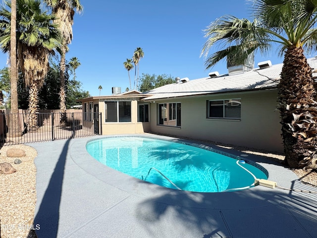 1712 E Manhatton Dr, Tempe, AZ 85282 - view of swimming pool with a patio