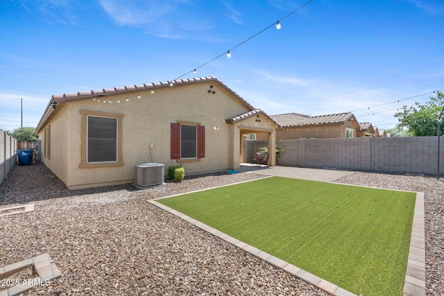 654 E Buckingham Ave, Gilbert, AZ 85297 - rear view of property featuring a fenced backyard, stucco siding, and a patio area