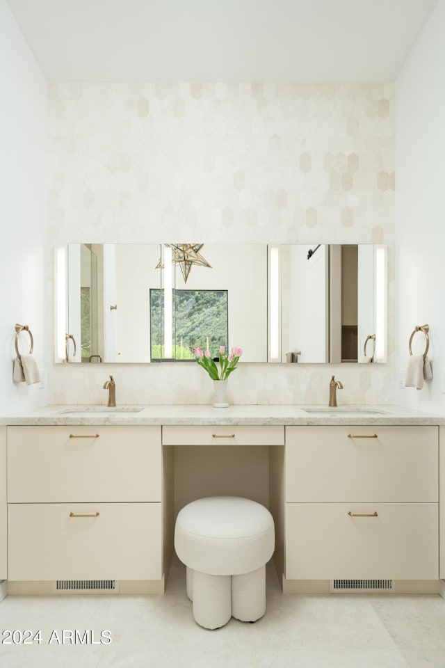 full bath with tasteful backsplash and vanity