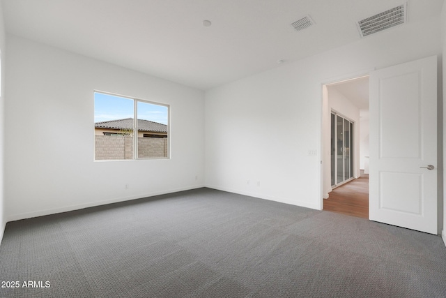 empty room featuring carpet