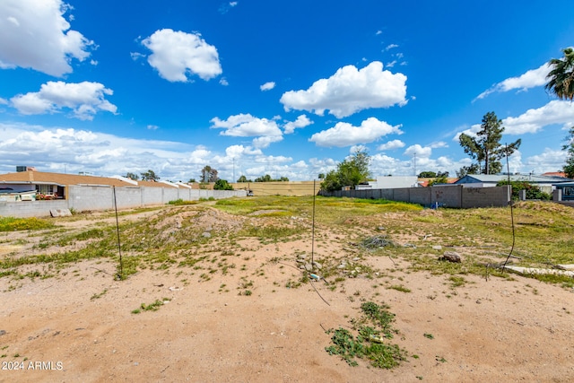 Listing photo 3 for 4203 N 17th St Unit 17, Phoenix AZ 85016