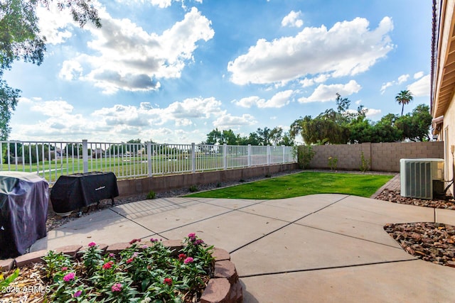 1022 S Butte Ln, Gilbert, AZ 85296 - fenced backyard featuring a patio and a grill