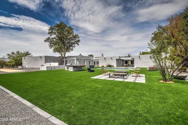 view of yard with a patio