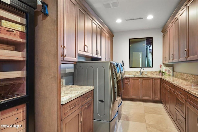 39254 N 104th Pl, Scottsdale, AZ 85262 - laundry area featuring visible vents, a sink, cabinet space, and recessed lighting