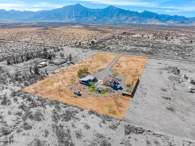 bird's eye view featuring a mountain view