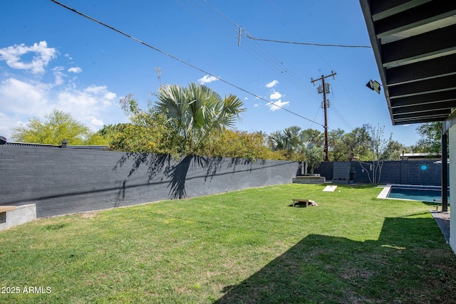5809 N 10th Pl, Phoenix, AZ 85014 - view of yard featuring a fenced backyard