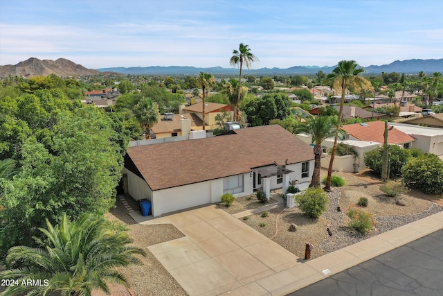 bird's eye view featuring a mountain view