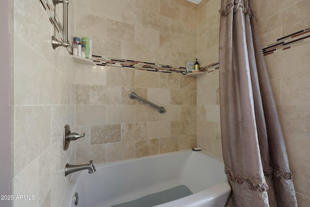 bathroom with shower / tub combo