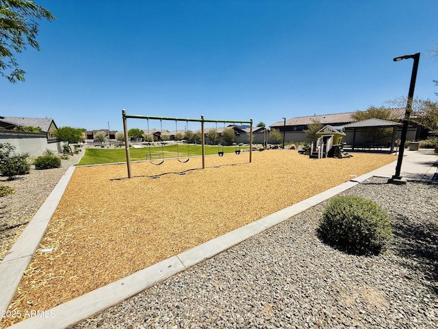 1657 W Monte Way, Phoenix, AZ 85041 - view of home's community featuring a gazebo