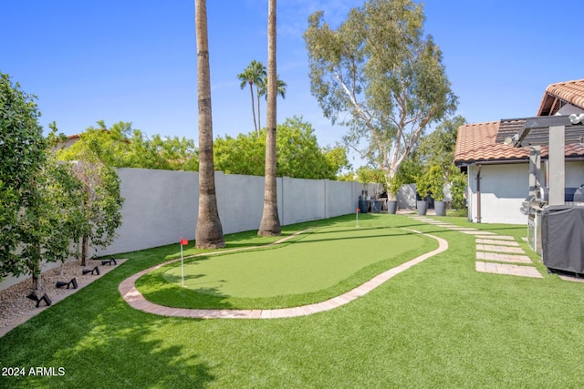 view of yard featuring a pergola