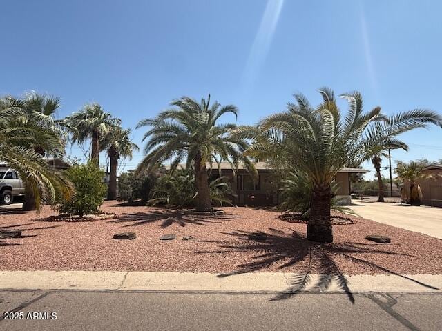 735 E Desert Ave, Apache Junction, AZ 85119 - view of obstructed view of property