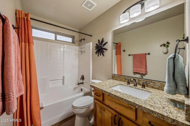 2540 W Waters Edge Ln, Lakeside, AZ 85929 - full bath with shower / tub combo and vanity