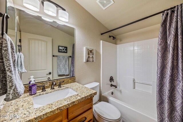 2540 W Waters Edge Ln, Lakeside, AZ 85929 - full bathroom featuring lofted ceiling, vanity, and shower / tub combo