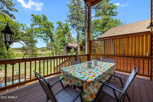 2540 W Waters Edge Ln, Lakeside, AZ 85929 - wooden terrace featuring outdoor dining space and a yard