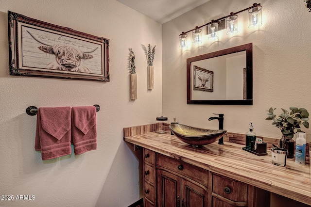 8894 W Lufkin Dr, Pine, AZ 85544 - bathroom featuring vanity