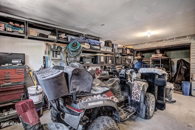 8894 W Lufkin Dr, Pine, AZ 85544 - view of garage