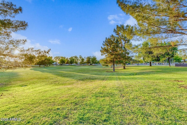 6502 W Wahalla Ln, Glendale, AZ 85308 - view of property's community with a lawn