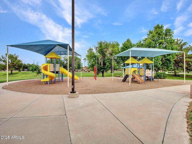 6502 W Wahalla Ln, Glendale, AZ 85308 - community play area featuring a yard