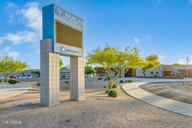 6502 W Wahalla Ln, Glendale, AZ 85308 - exterior view