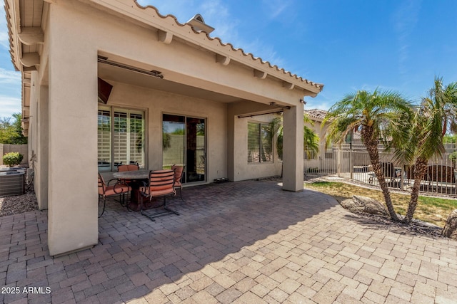 3824 E Parkside Ln, Phoenix, AZ 85050 - view of patio / terrace with central AC and outdoor dining space