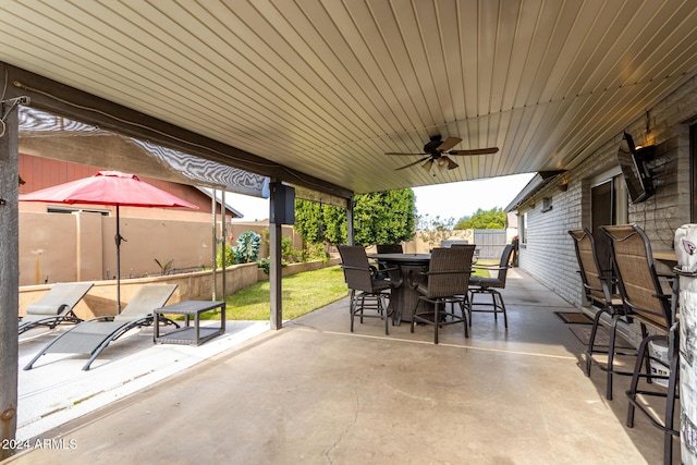 view of patio with ceiling fan