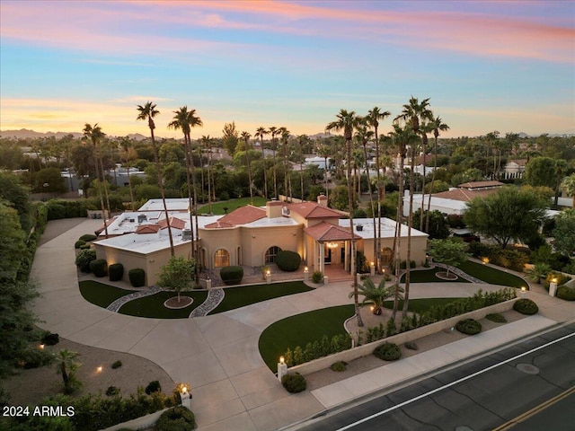 view of aerial view at dusk