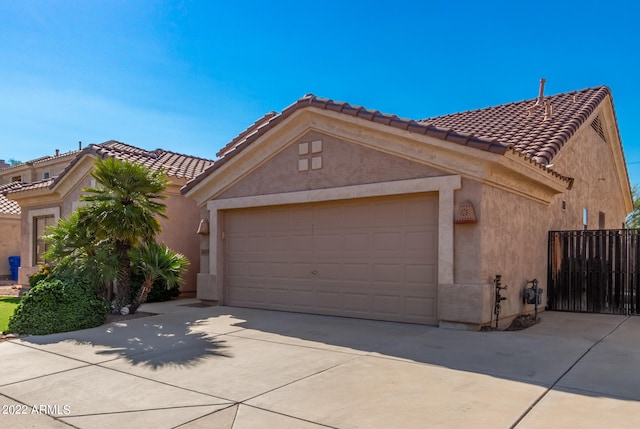 view of front facade with a garage