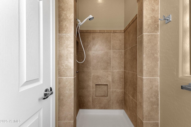 34944 N Mirandesa Dr, San Tan Valley, AZ 85143 - full bath with a tile shower
