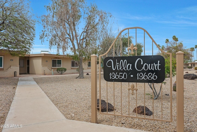 view of community / neighborhood sign