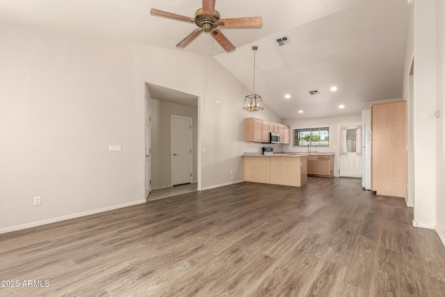 860 N Mcqueen Rd Unit 1157, Chandler, AZ 85225 - unfurnished living room with ceiling fan, wood finished floors, recessed lighting, baseboards, and high vaulted ceiling