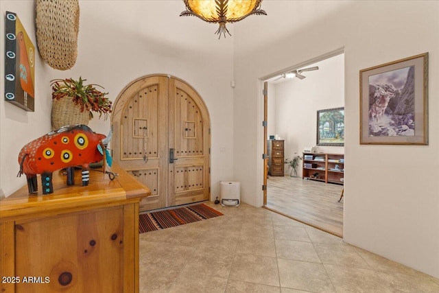 9435 E Hobart Cir, Mesa, AZ 85207 - tiled foyer entrance with a ceiling fan