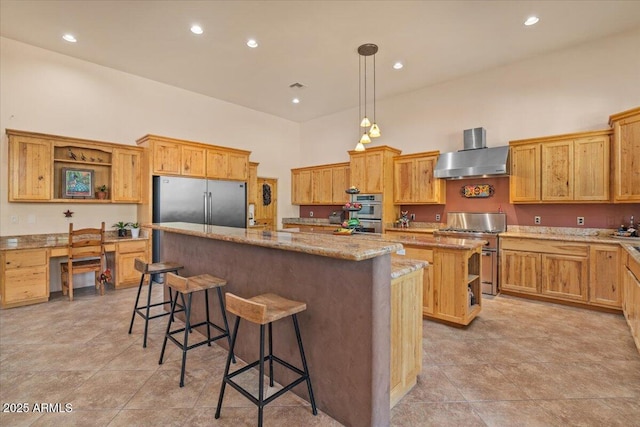 9435 E Hobart Cir, Mesa, AZ 85207 - kitchen featuring open shelves, premium appliances, a kitchen island, a towering ceiling, and a kitchen breakfast bar