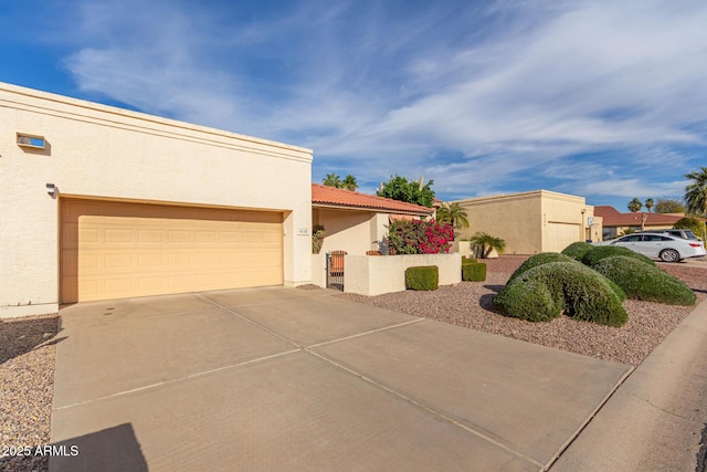 view of front facade featuring a garage