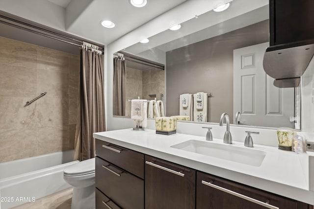 7714 N 17th Pl, Phoenix, AZ 85020 - bathroom with vanity, shower / tub combo with curtain, recessed lighting, and toilet