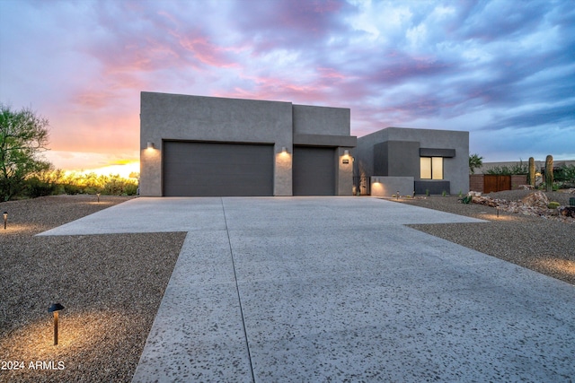 view of front facade featuring a garage