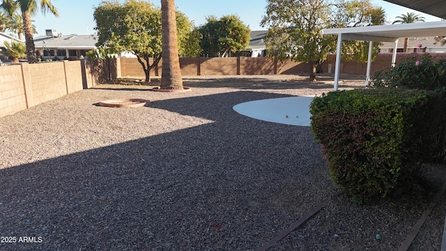 view of yard featuring a patio