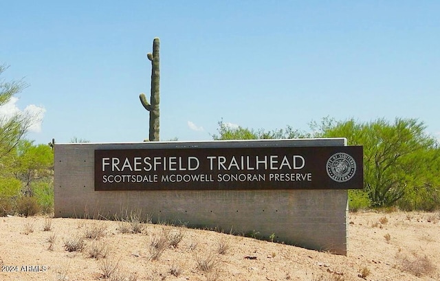 view of community / neighborhood sign