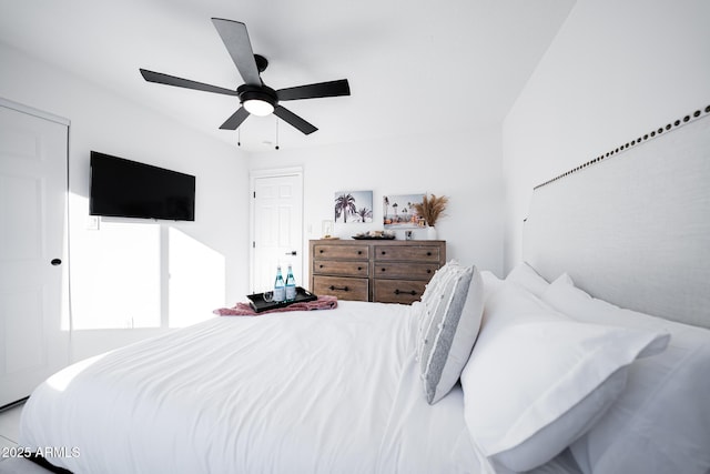bedroom with a ceiling fan