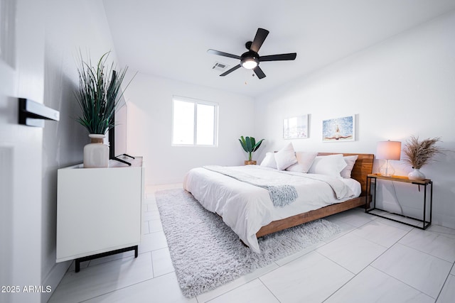 bedroom featuring a ceiling fan