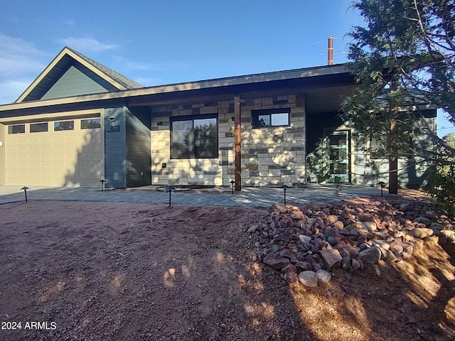 view of front facade with a garage