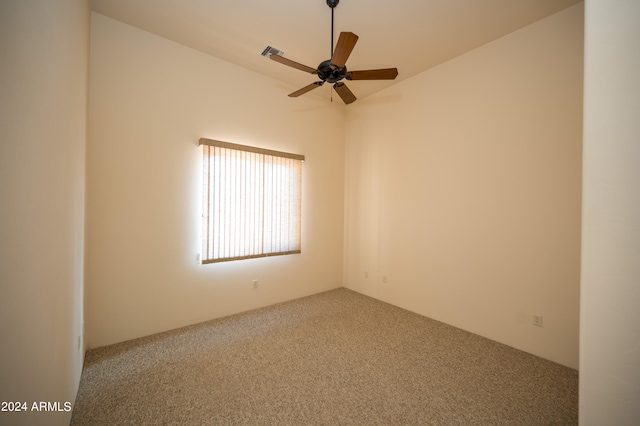unfurnished room with carpet floors and ceiling fan