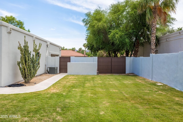 5438 E Lupine Ave, Scottsdale, AZ 85254 - view of yard featuring a gate and central AC