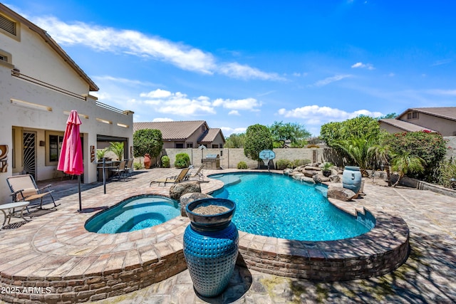 7342 E Norwood St, Mesa, AZ 85207 - view of swimming pool with an in-ground hot tub, a patio area, and a fenced backyard
