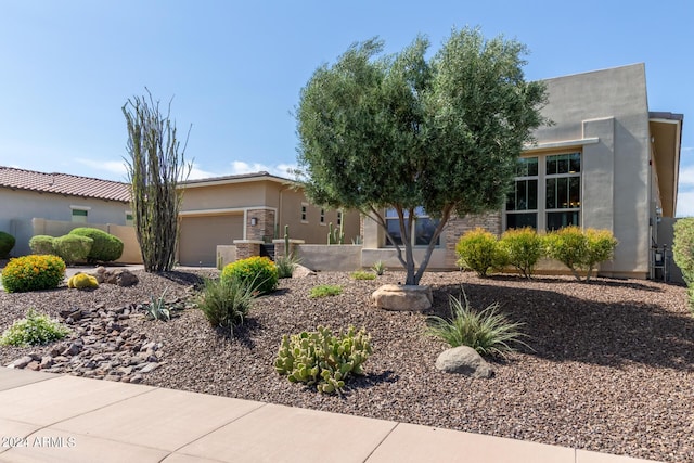 view of front of house featuring a garage