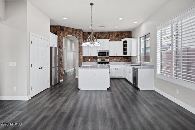 1612 E Zion Way, Chandler, AZ 85249 - kitchen featuring stainless steel appliances, a center island, decorative light fixtures, sink, and white cabinets