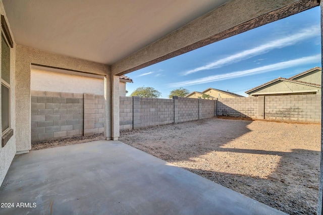 view of yard with a patio area