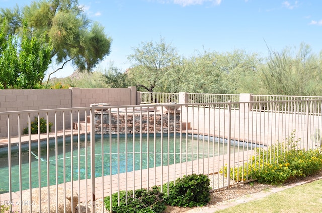 view of swimming pool