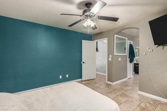 bedroom featuring ceiling fan